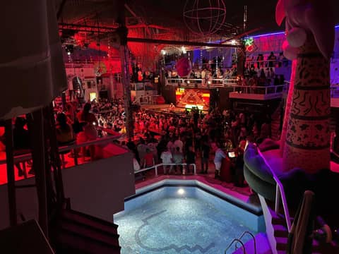 Sanafir Hotel - El Pacha Suites Sharm - Adults Only — human