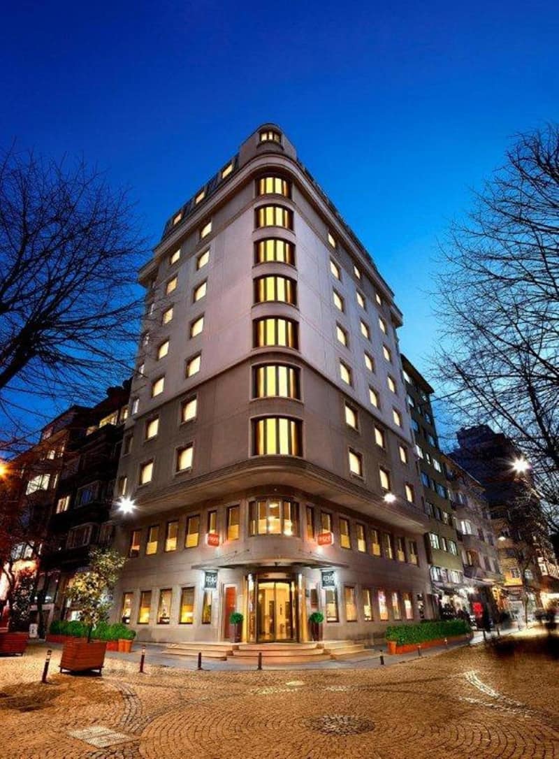Midtown Hotel — building