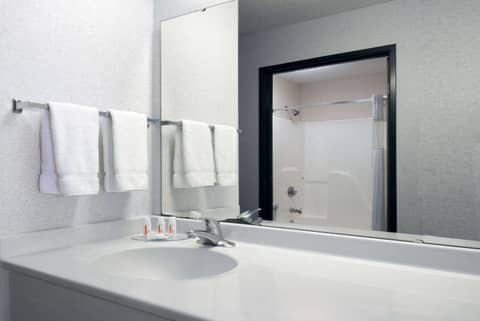 Baymont by Wyndham Columbus/Rickenbacker — photo 4