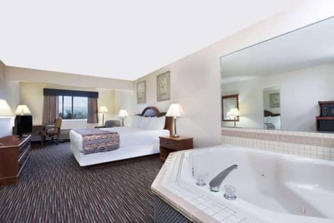 Baymont by Wyndham Columbus/Rickenbacker — photo 8