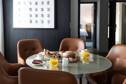 15 Basil Street Knightsbridge, Luxury Serviced Apartments — breakfast buffet