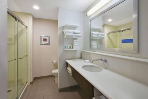 Hampton Inn by Hilton Detroit Dearborn, MI — photo 3