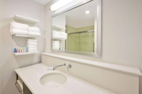 Hampton Inn by Hilton Detroit Dearborn, MI — photo 8