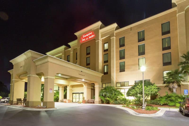 Hampton Inn & Suites Jacksonville-Airport — building