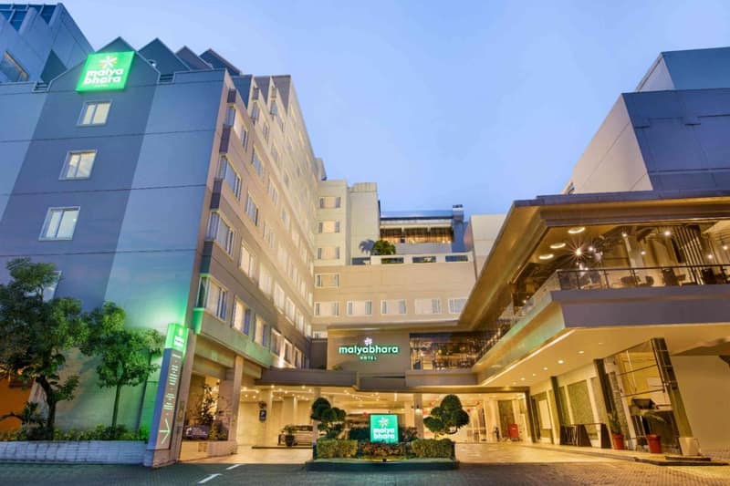 Malyabhara Hotel Yogyakarta Malioboro — building