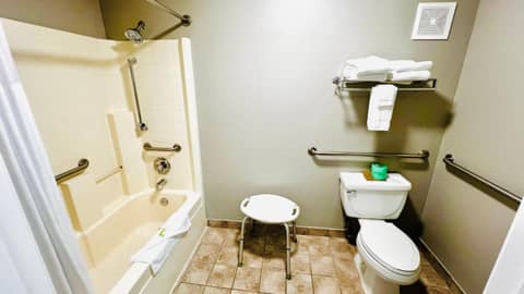Studio 6 Suites Portland OR I-5 OHSU — photo 3