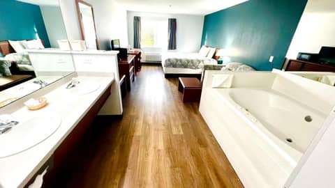Studio 6 Suites Portland OR I-5 OHSU — photo 4
