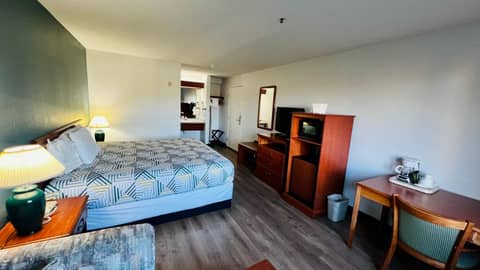 Studio 6 Suites Portland OR I-5 OHSU — photo 5