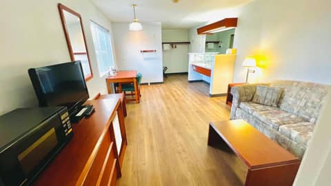 Studio 6 Suites Portland OR I-5 OHSU — photo 7