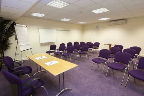 Premier Inn London Euston — meeting room