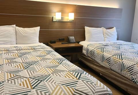 Motel 6 Phoenix, AZ Midtown — hotel room