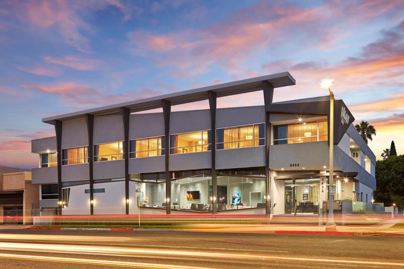 Elan Hotel — building