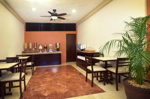 Hotel Bonampak — dining