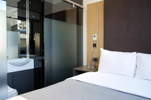 The Z Hotel City — hotel room