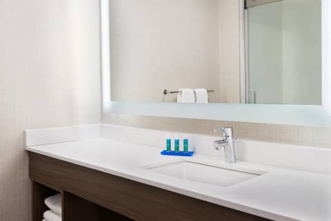 Holiday Inn Express & Suites - Columbus Airport East by IHG — photo 2