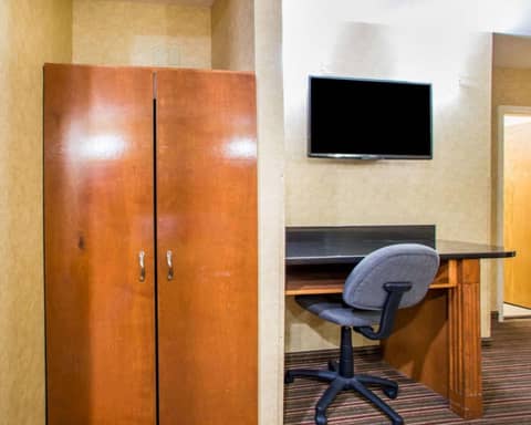 Quality Inn & Suites North-Polaris — photo 8