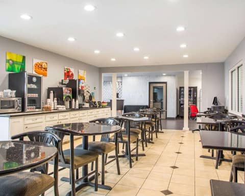 Quality Inn & Suites North-Polaris — photo 9