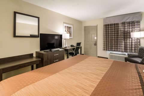 Quality Inn & Suites Dallas-Cityplace — photo 4