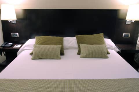 Hotel Conde Duque Bilbao — bedroom