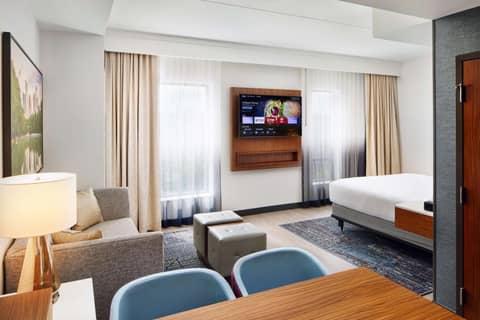 Embassy Suites By Hilton Atlanta Airport North — photo 6