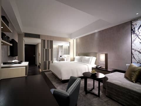 New World Makati Hotel — photo 9