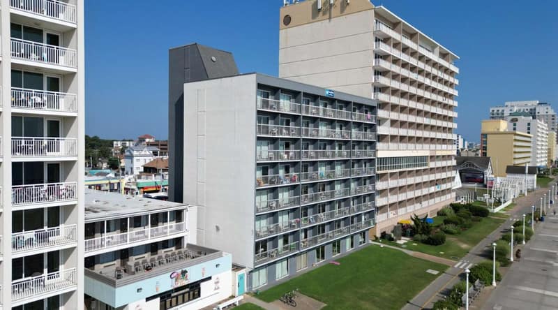 SureStay Studio by Best Western Virginia Beach Oceanfront — building