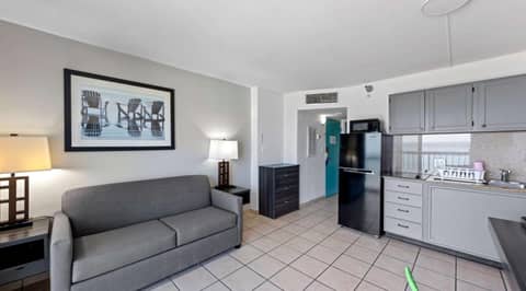 SureStay Studio by Best Western Virginia Beach Oceanfront — hotel room
