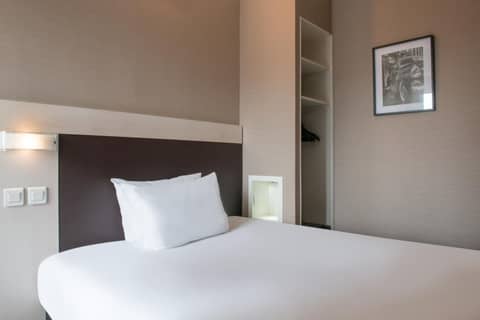 Hôtel Baldi by Magna Arbor — hotel room