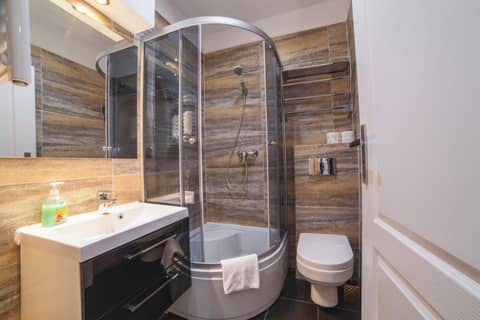 Residence B&B La Fontaine Aparthotel — bathroom
