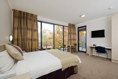 Carlton Lygon Lodge - Close to Melbourne Uni — hotel room