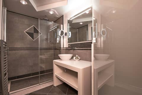 Hotel d'Allèves — bathroom