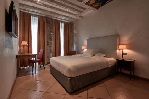Hotel d'Allèves — bedroom