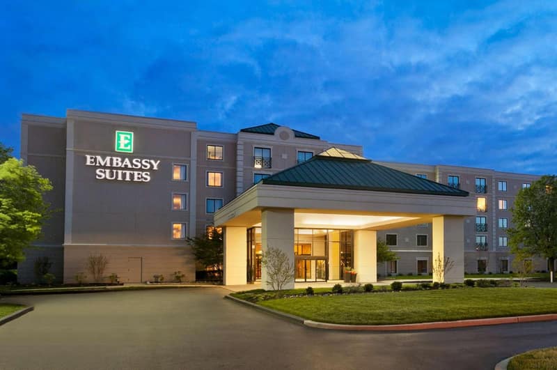 Embassy Suites by Hilton Philadelphia Airport — building