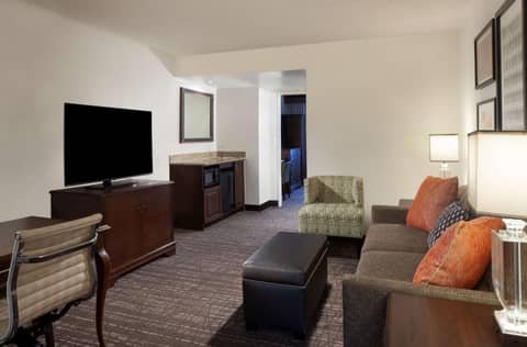 Embassy Suites by Hilton Philadelphia Airport — photo 8
