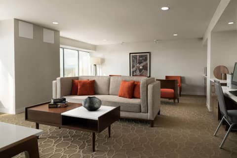 Delta Hotels by Marriott Philadelphia Airport — photo 3