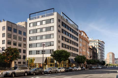 Ramirez Flats Valencia — building