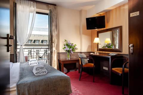 Hotel Wielopole — hotel room