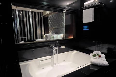 Mövenpick Hotel Casablanca — bathroom
