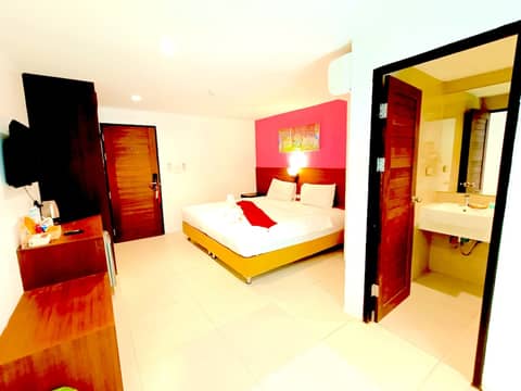 Standard Room (No View) — the supplier's photograph