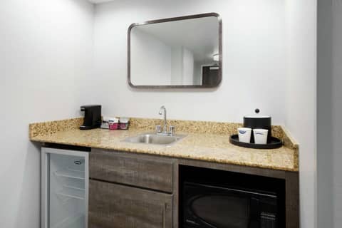 Hampton Inn & Suites Tampa Ybor City Downtown — photo 5