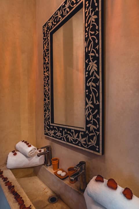 Ambre Epices Medina Riad — bathroom
