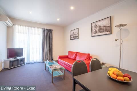Clocktower Apartment Hotel — photo 5