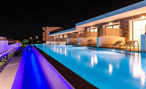 Zoes Hotel & Suites — photo 2