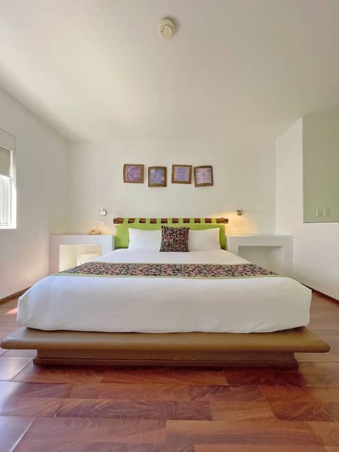 Seven Crown Express & Suites by Kavia — photo 7