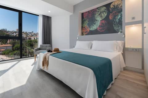 Occidental Las Palmas — hotel room