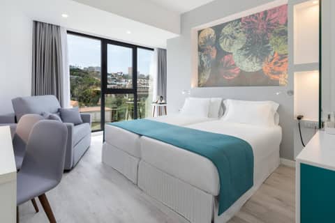Occidental Las Palmas — hotel room