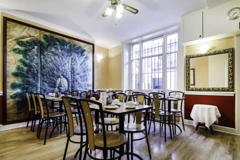 Tudor Court Hotel — restaurant