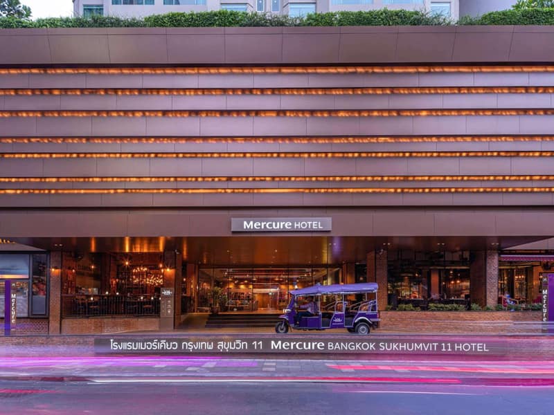 Mercure Bangkok Sukhumvit 11 — building