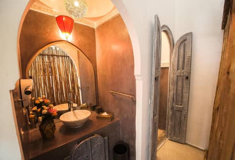 Riad De Vinci & SPA — bathroom