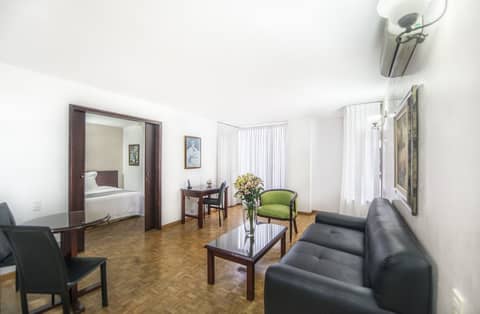 Aparta Suites Torre Poblado — photo 5
